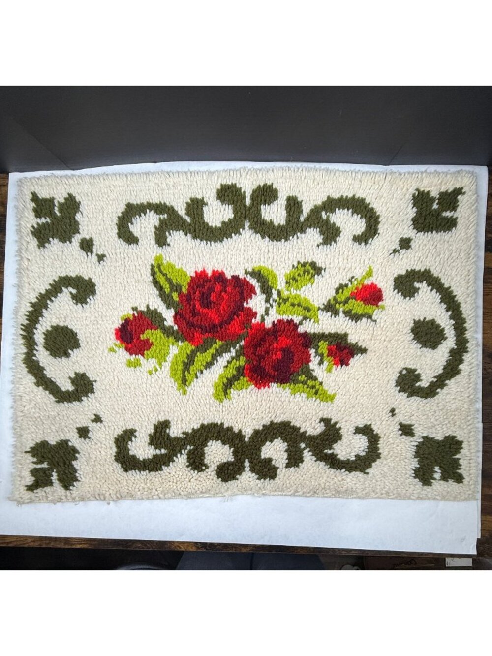 Vintage Red Rose Latch Hook Rug Wall Décor 24x33
